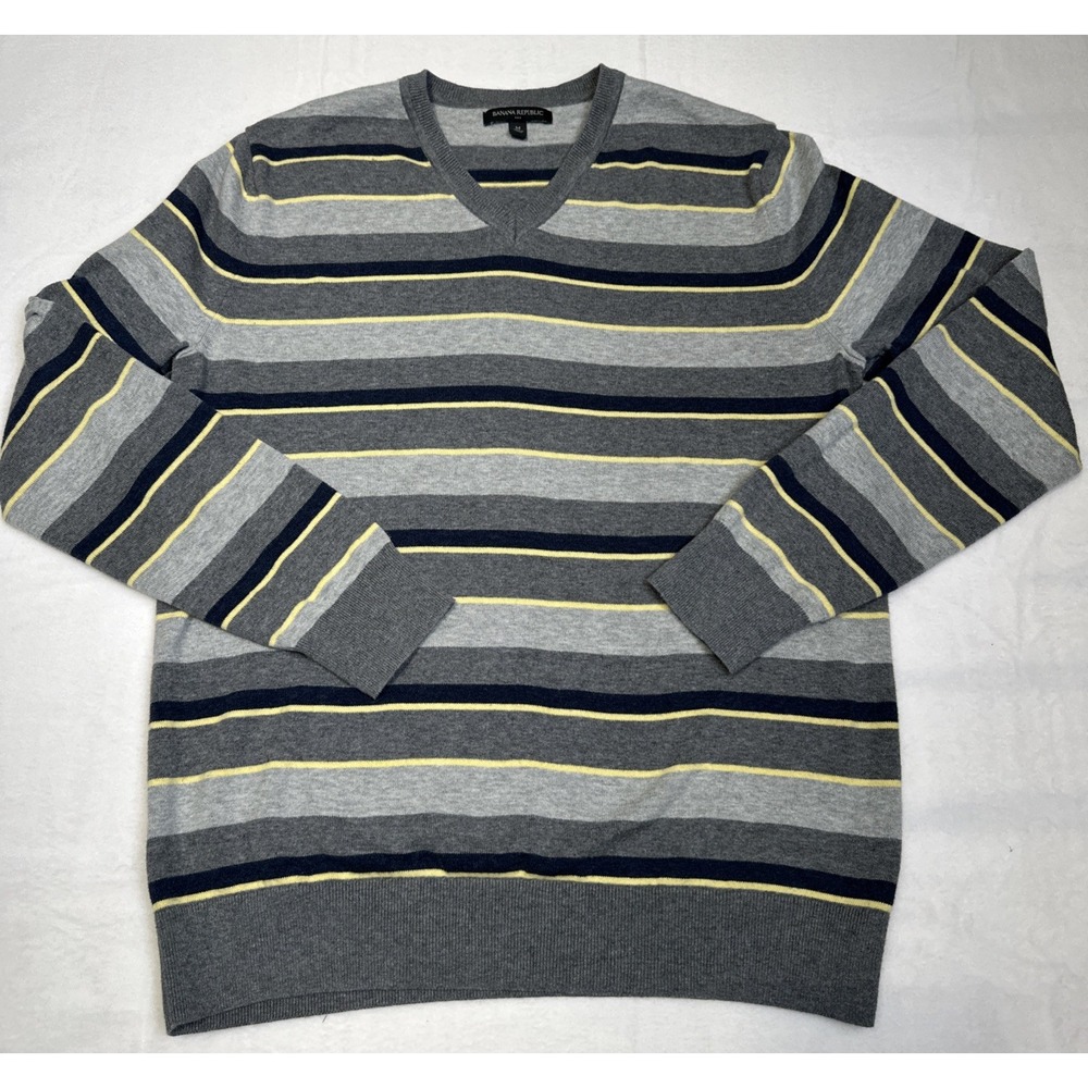 Men's‎ Banana Republic V Neck Long Sleeve Sweater Size M